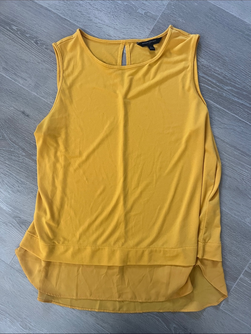 Never worn Banana Republic Mustard Yellow Sleeveless Layered Shell Top